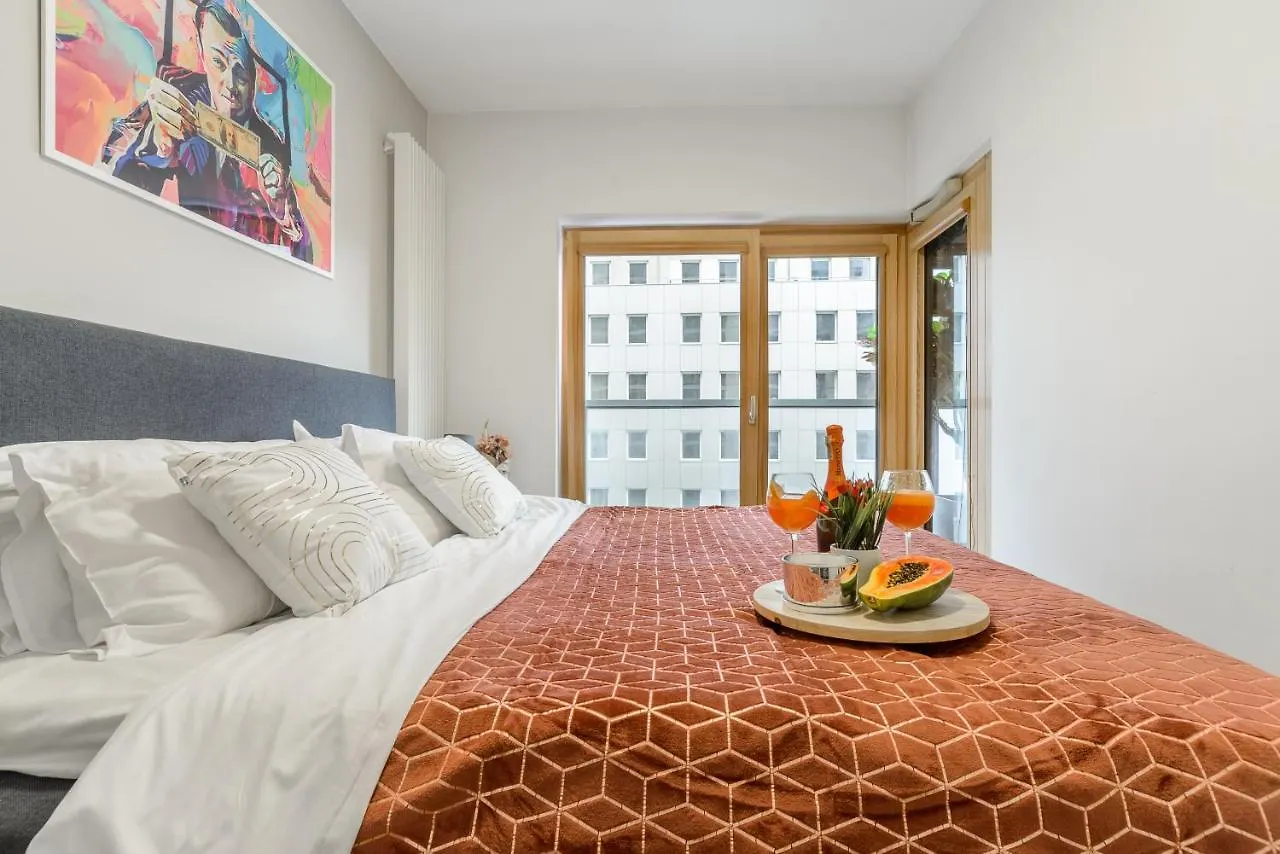 Lumina Luxury Apartments In Mennica Residence Varsovia Polonia