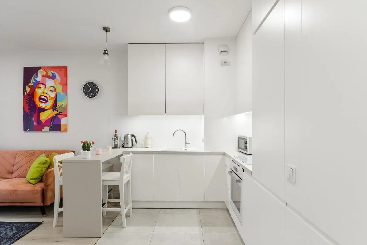 Apartahotel Lumina Luxury Apartments In Mennica Residence Varsovia
